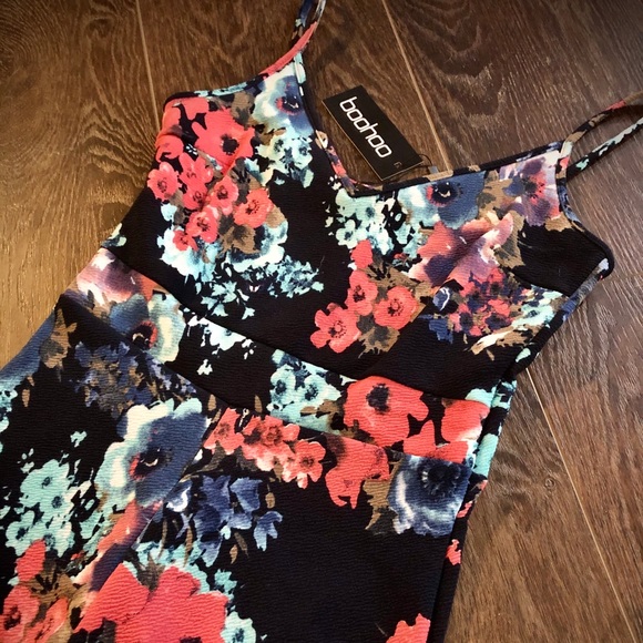 NWT - Boohoo Jumpsuit - Picture 2 of 3